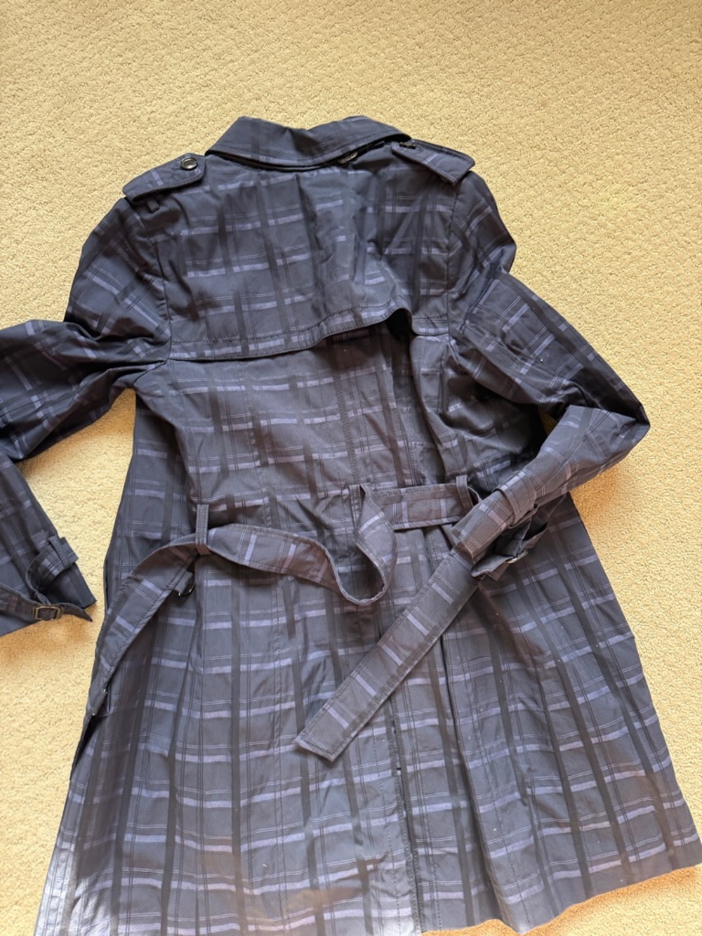 Banana Republic Double-Breasted navy Plaid Trench Coat . Beautifully detailed. - Picture 7 of 8